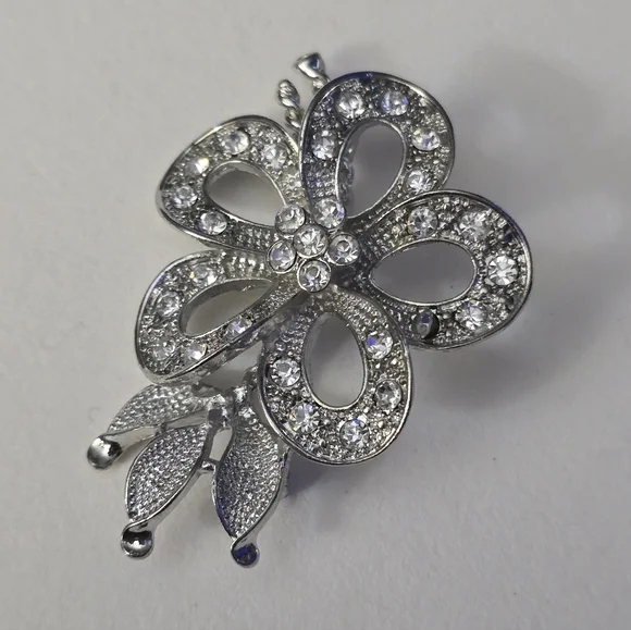 Clear Rhinestone/Pave Flower Brooch/ Pins/ Silver Tone - Picture 3 of 6